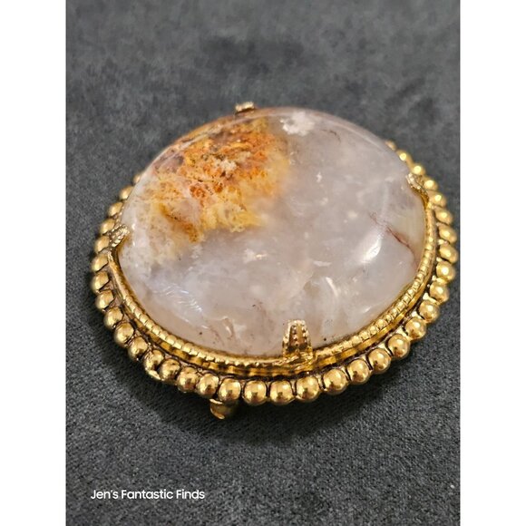 Vintage Gold-Plated Round Brooch With Translucent Agate Center - Picture 1 of 9